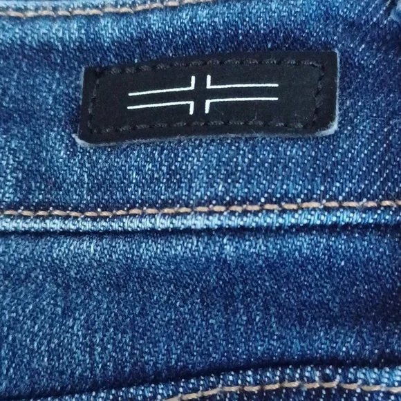 Liverpool The CROP Flare Sz.26/2. Rise 8.5". Raw Hem. L.25".Whiskered Finish.EUC - Picture 9 of 9